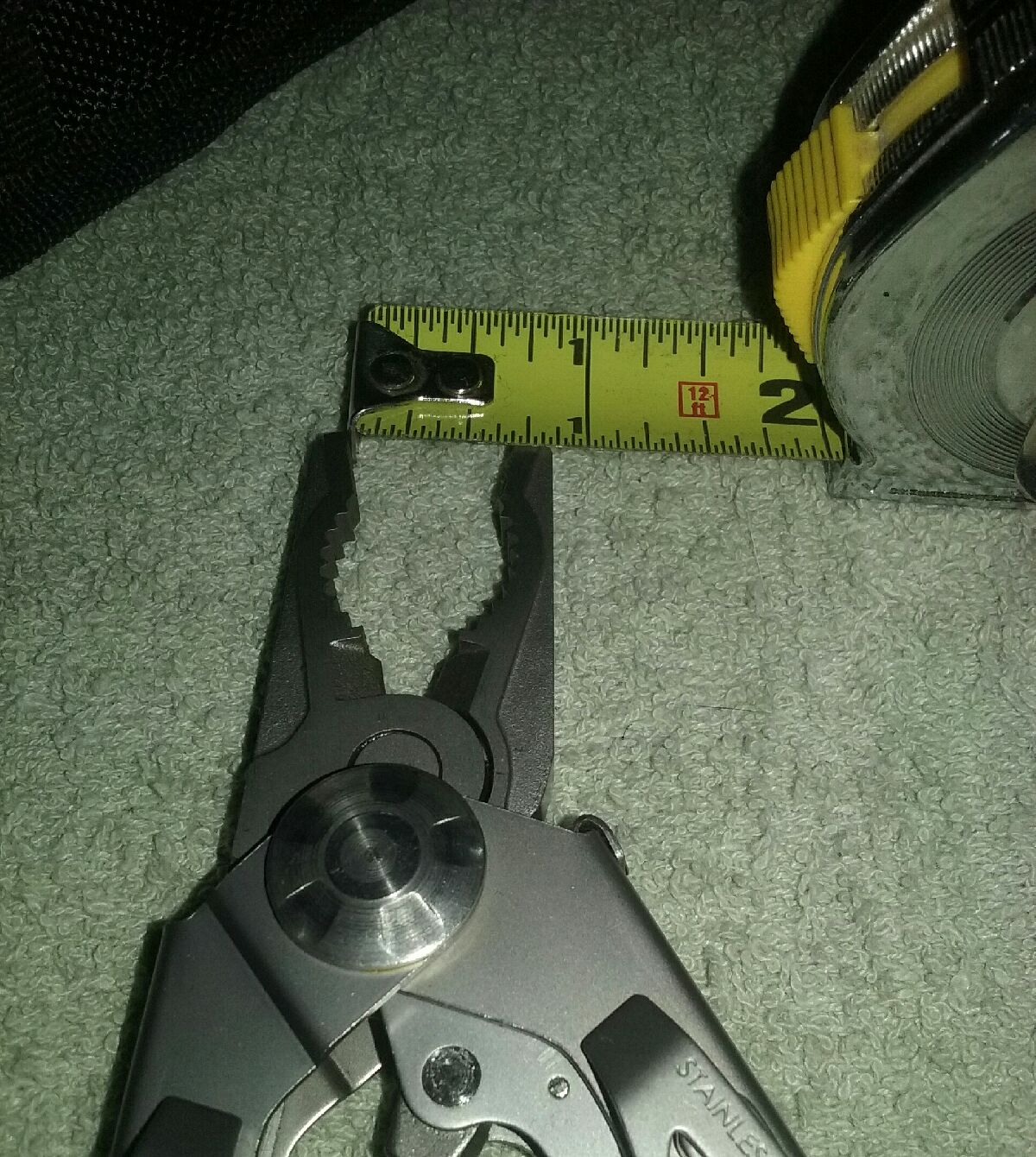 Pliers head